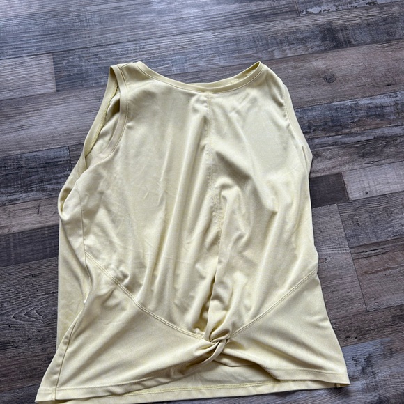 Brand is ACX. Size is XL. Colour is yellow. - Picture 1 of 1